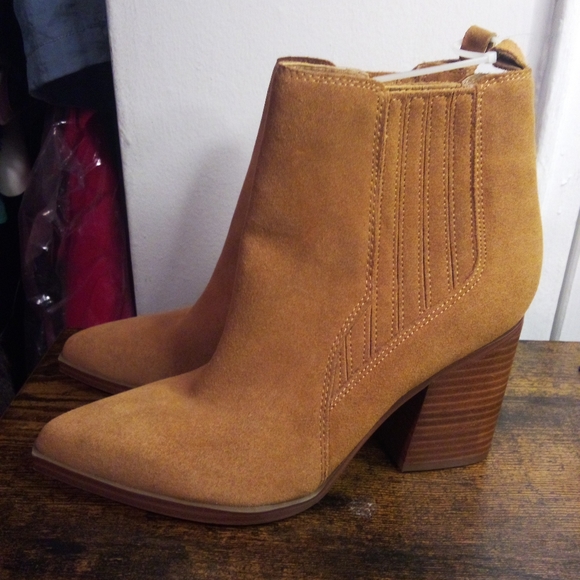 Marc Fisher, NWOT, Women's, Pull-On Boots, Size 6.5, Color Tan, Brown, - Picture 6 of 10